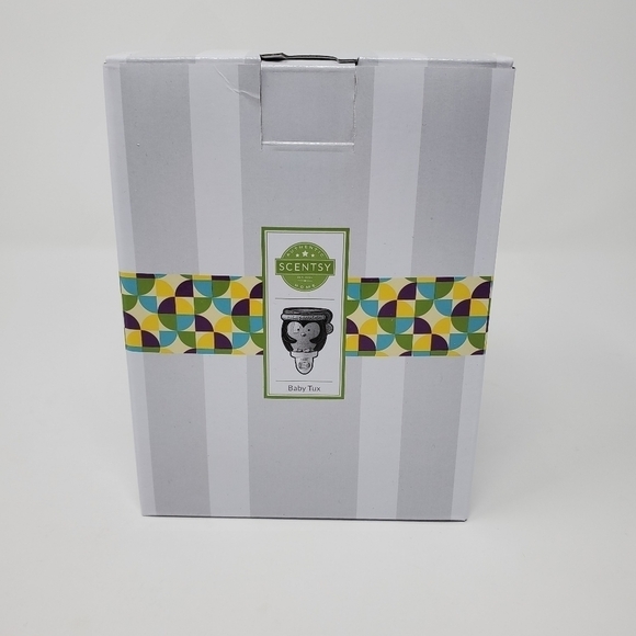 NIB SCENTSY MINI PLUG IN WARMER BABY TUX PENGUIN SANTA HAT HOLIDAY - Picture 12 of 12